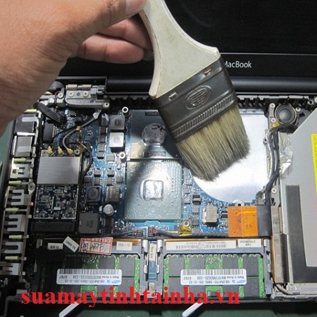 Dịch vụ vệ sinh laptop tai Bk66